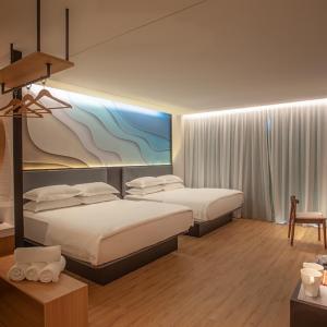 Deluxe Family Room