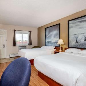 Queen Room with Two Queen Beds - Non-Smoking