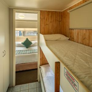 Waterfront Cabin (1BR) - No pets allowed