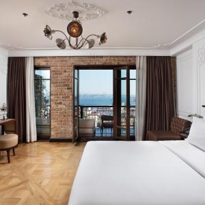 Deluxe Double Room with Balcony and Sea View