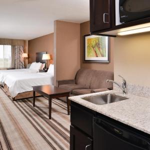 One-Bedroom Suite with Two Queen Beds