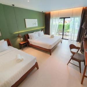Family triple room