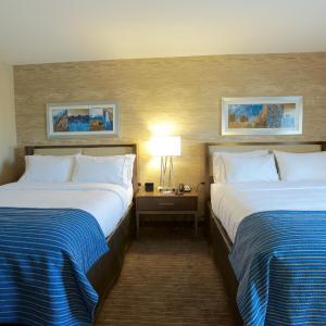 Standard Queen Room with Two Queen Beds - Communications Accessible