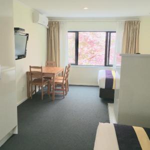 Queen Room with Two Queen Beds - Upstairs