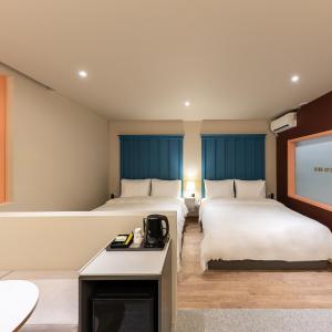 Large Twin Room