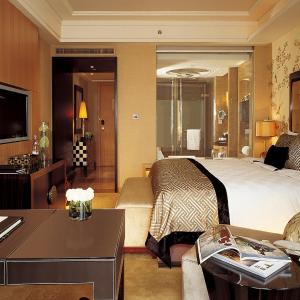 Grand Deluxe King Room