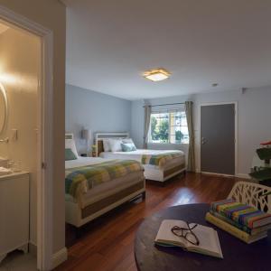 Queen Room with Lake View