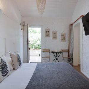 Family Room (2 Adults + 2 Children)