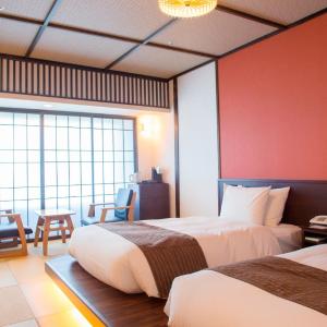 Standard Twin Room with Ocean View - Mid Floor