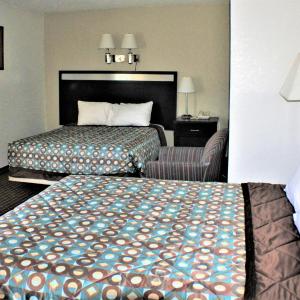 Deluxe Queen Room with Two Queen Beds - Disability Access - Non-Smoking