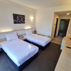 Twin Room with Lake View