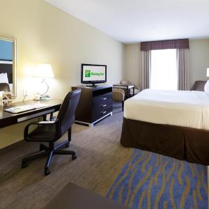 King Room with Roll-In Shower - Disability Access