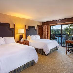 Lakeside Balcony 2 Queen Rooms