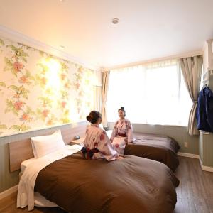 Twin Room with Shared Toilet