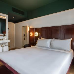 Stay & Dine Experience - Includes Food and Beverage credit of MYR200