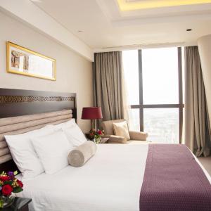 Deluxe King Room with Palace View