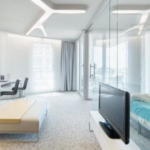 Deluxe Apartment with side sea view