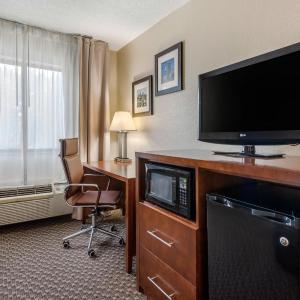 Queen Room - Accessible/Nonsmoking