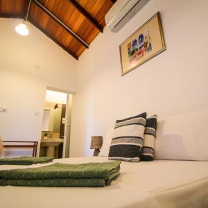 Standard Double Room with Complimentary One-Way Airport Transfer (Pickup OR Drop)