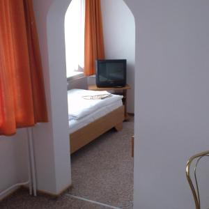 Studio (2 Adults)