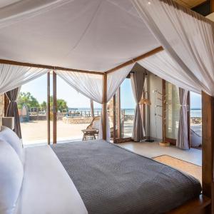 Beachfront Sunset View Suite  