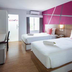 Standard, 2 Twin Beds, Non-Smoking, City View