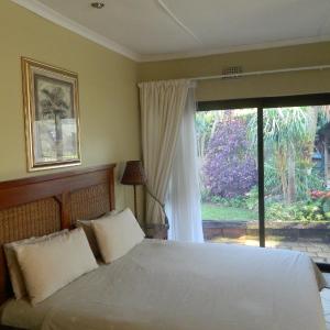 Queen Room with Garden View