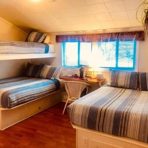 Inn - Standard Room #11 -  1 double bed & 1 double bed with twin bunk above (upstairs) 