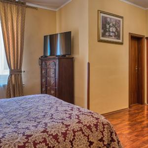 Standard Double Room with Queen Bed
