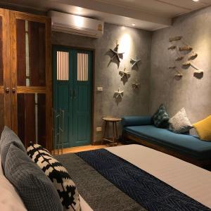 Deluxe Double Room with garden & pool access