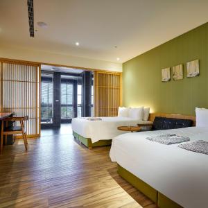 Twin Room with View