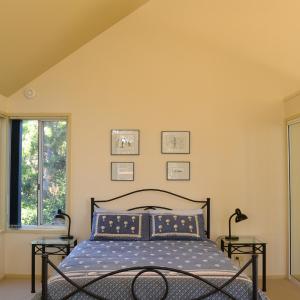 Cottage with Sea View - Eagles Nest Cottage