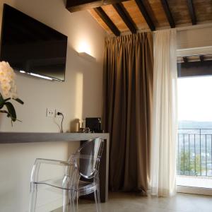 Queen Room with Pool View