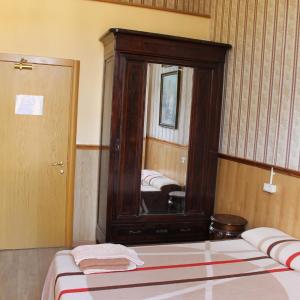 Double Room with Extra Bed with Private Bathroom