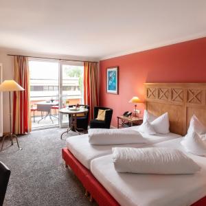 Double Room Premium on Ground Floor and Street Side - No Lake View