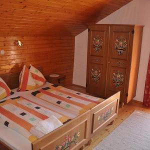Small Double Room with Shared Toilet