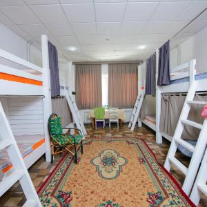 Single Bed in Mixed Dormitory Room