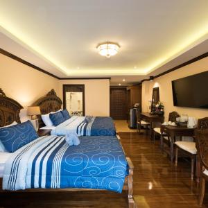Superior Triple Room