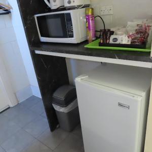 Budget Family Room 12