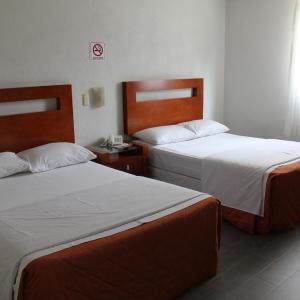 Standard Twin Room with Shared Bathroom