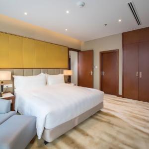 Junior King Suite - Non-Smoking