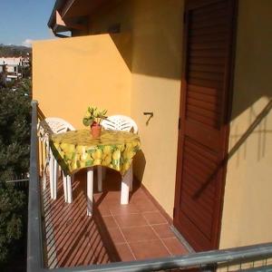 One-Bedroom Apartment with Balcony