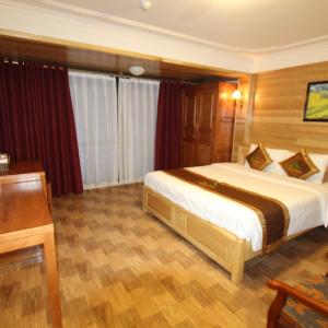 Deluxe Queen Room