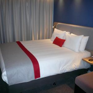Standard King Room with Single Sofa Bed with Free Hot Breakfast