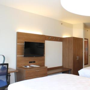 Standard Queen Room with Two Queen Beds