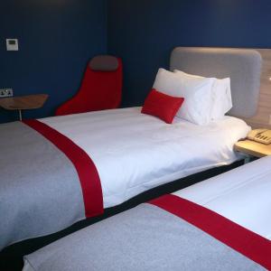 Standard Twin Room with Free Hot Breakfast