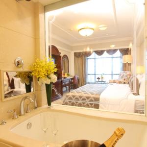 Executive King Room City View