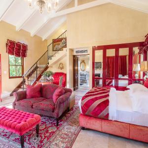 One-Bedroom Vineyard Suite with Loft