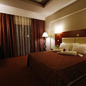 Deluxe Suite with Spa Bath