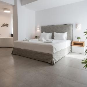 Honeymoon Suite Sea View with Indoor Jacuzzi